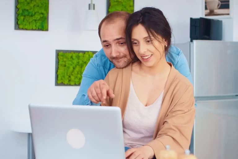 Imagem de capa sobre como funciona a terapia online para brasileiros no exterior