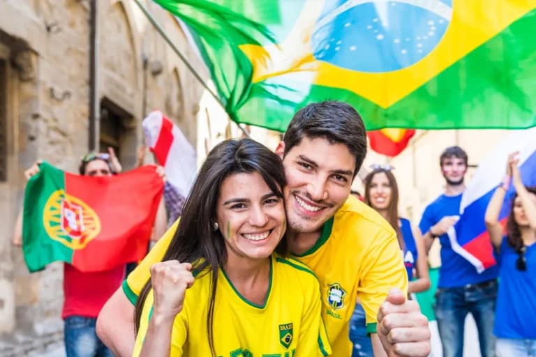 Casal brasileiro conversando sobre adaptação, rotina e pertencimento no exterior