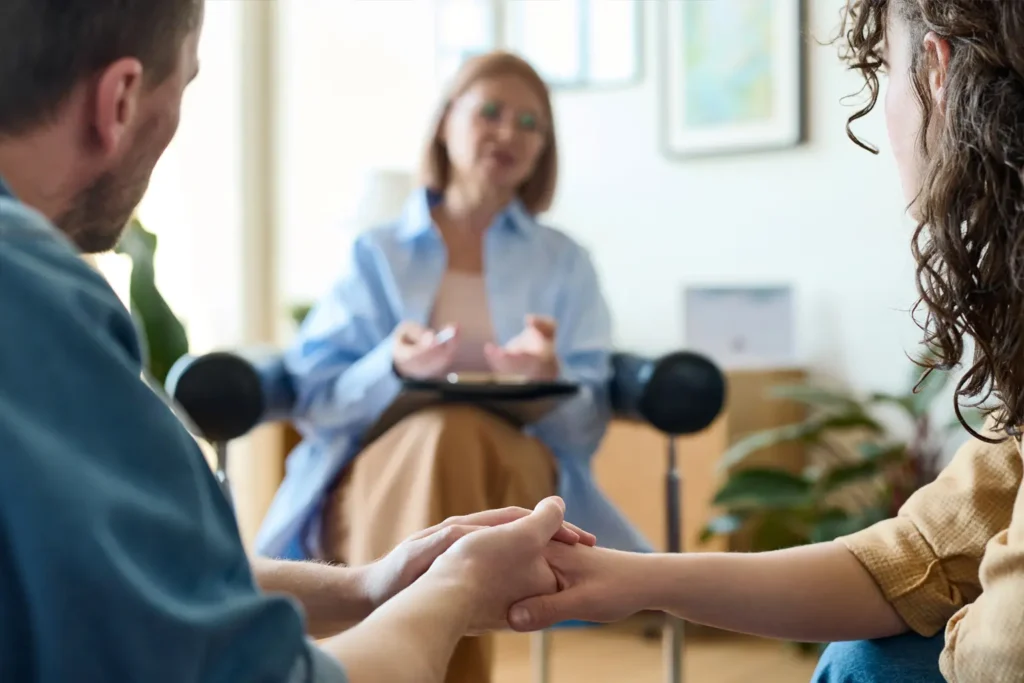 Gestalt-terapia e Relacionamento: Do Pensamento Automático à Presença - Brunete Gildin: como a terapia baseadas na Gestalt te ajuda no amor!